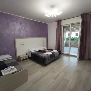 https://la-dea-rooms.emilia-romagnahotels.net
